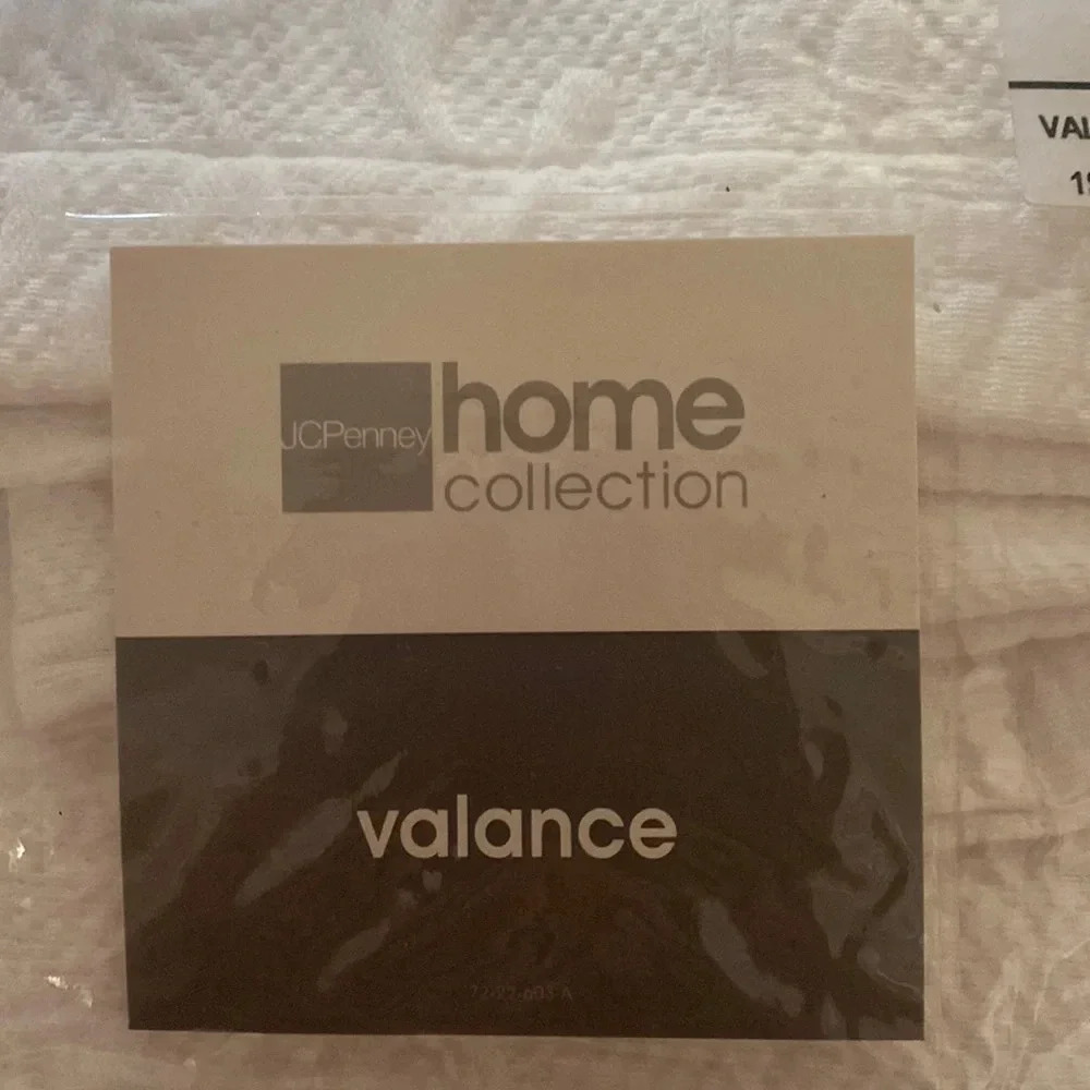 Home Collection white valance. 78”x19”.